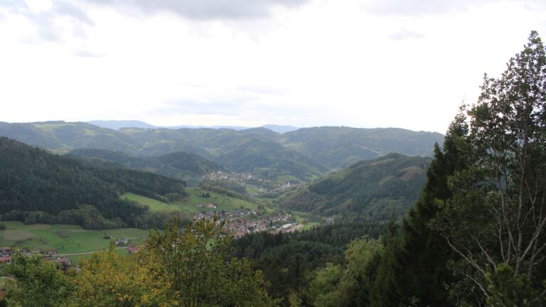 Dieses Bild zeigt eine Webcam-Aufnahme vom Achertal, aufgenommen am Freitag, den 23.10.2026 um 15:50 Uhr. Die Temperatur betrug 10.6°C.