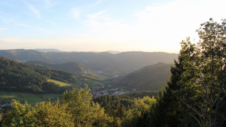 Dieses Bild zeigt eine Webcam-Aufnahme vom Achertal, aufgenommen am Samstag, den 19.09.2026 um 19:00 Uhr. Die Temperatur betrug 20.2°C.