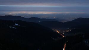 Dieses Bild zeigt eine Webcam-Aufnahme vom Achertal, aufgenommen am Samstag, den 31.01.2026 um 18:10 Uhr. Die Temperatur betrug 4.4°C.