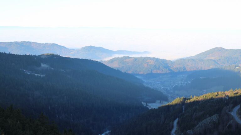 Dieses Bild zeigt eine Webcam-Aufnahme vom Achertal, aufgenommen am Montag, den 29.12.2025 um 09:30 Uhr. Die Temperatur betrug 3.2°C.