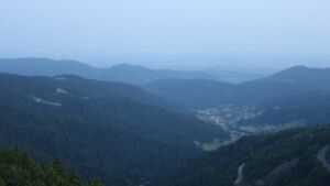 Dieses Bild zeigt eine Webcam-Aufnahme vom Achertal, aufgenommen am Samstag, den 14.06.2025 um 04:50 Uhr. Die Temperatur betrug 23.3°C.