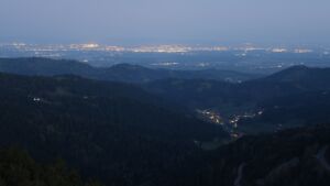 Dieses Bild zeigt eine Webcam-Aufnahme vom Achertal, aufgenommen am Freitag, den 17.04.2026 um 05:50 Uhr. Die Temperatur betrug 9.6°C.