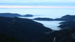 Dieses Bild zeigt eine Webcam-Aufnahme vom Achertal, aufgenommen am Montag, den 10.11.2025 um 17:20 Uhr. Die Temperatur betrug 6.4°C.