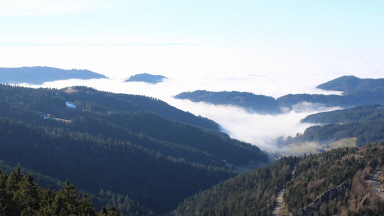 Dieses Bild zeigt eine Webcam-Aufnahme vom Achertal, aufgenommen am Sonntag, den 08.02.2026 um 15:10 Uhr. Die Temperatur betrug 4.4°C.