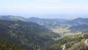 Dieses Bild zeigt eine Webcam-Aufnahme vom Achertal, aufgenommen am Dienstag, den 21.04.2026 um 12:30 Uhr. Die Temperatur betrug 6.2°C.