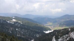 Dieses Bild zeigt eine Webcam-Aufnahme vom Achertal, aufgenommen am Mittwoch, den 01.04.2026 um 12:30 Uhr. Die Temperatur betrug 2.3°C.