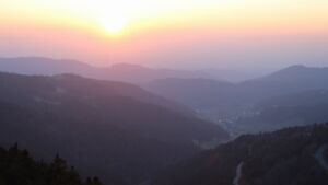 Dieses Bild zeigt eine Webcam-Aufnahme vom Achertal, aufgenommen am Donnerstag, den 19.03.2026 um 18:30 Uhr. Die Temperatur betrug 6°C.