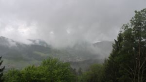Dieses Bild zeigt eine Webcam-Aufnahme vom Achertal, aufgenommen am Montag, den 18.05.2026 um 16:30 Uhr. Die Temperatur betrug 9.3°C.