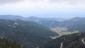 Dieses Bild zeigt eine Webcam-Aufnahme vom Achertal, aufgenommen am Mittwoch, den 11.03.2026 um 13:30 Uhr. Die Temperatur betrug 5.9°C.