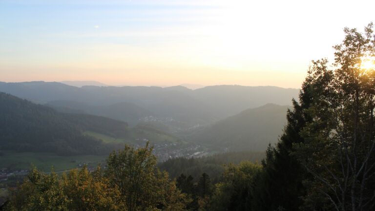 Dieses Bild zeigt eine Webcam-Aufnahme vom Achertal, aufgenommen am Montag, den 19.10.2026 um 18:10 Uhr. Die Temperatur betrug 11.9°C.