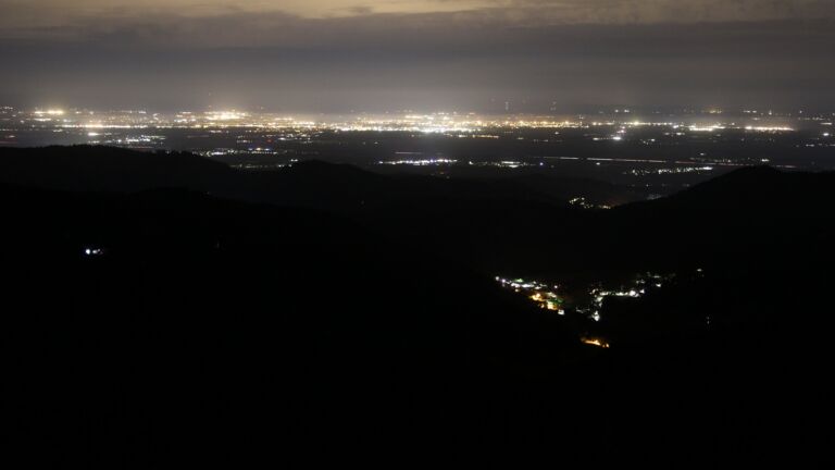 Dieses Bild zeigt eine Webcam-Aufnahme vom Achertal, aufgenommen am Freitag, den 10.04.2026 um 02:30 Uhr. Die Temperatur betrug 11.2°C.