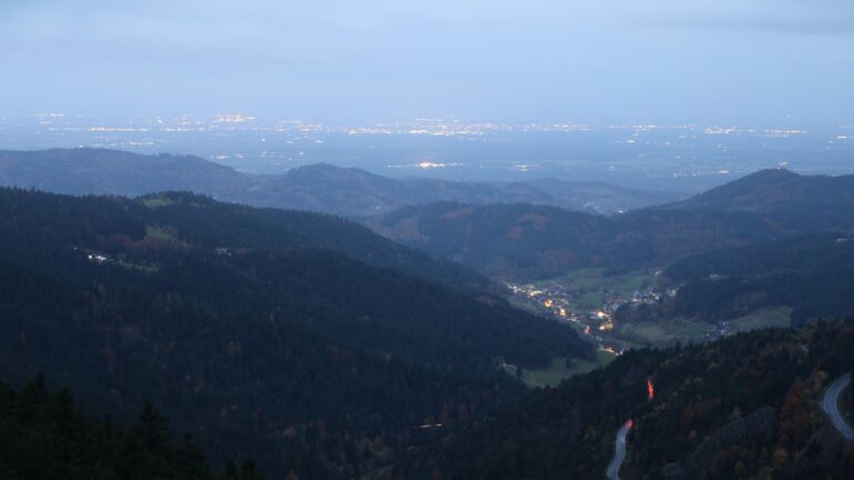 Dieses Bild zeigt eine Webcam-Aufnahme vom Achertal, aufgenommen am Dienstag, den 28.10.2025 um 06:40 Uhr. Die Temperatur betrug 3.3°C.