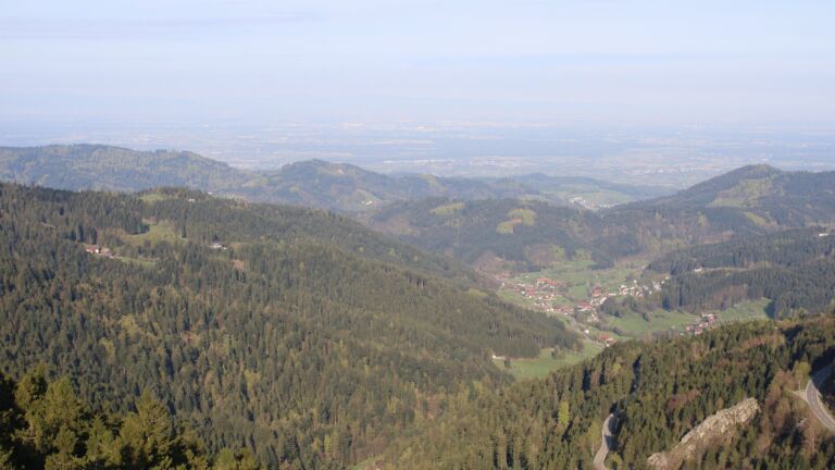 Dieses Bild zeigt eine Webcam-Aufnahme vom Achertal, aufgenommen am Samstag, den 18.04.2026 um 08:30 Uhr. Die Temperatur betrug 15.5°C.