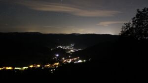 Dieses Bild zeigt eine Webcam-Aufnahme vom Achertal, aufgenommen am Sonntag, den 14.06.2026 um 02:30 Uhr. Die Temperatur betrug 14.1°C.