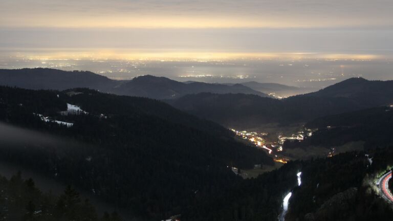 Dieses Bild zeigt eine Webcam-Aufnahme vom Achertal, aufgenommen am Samstag, den 31.01.2026 um 19:00 Uhr. Die Temperatur betrug 3.8°C.