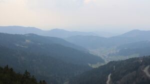 Dieses Bild zeigt eine Webcam-Aufnahme vom Achertal, aufgenommen am Samstag, den 21.03.2026 um 14:30 Uhr. Die Temperatur betrug 5.9°C.