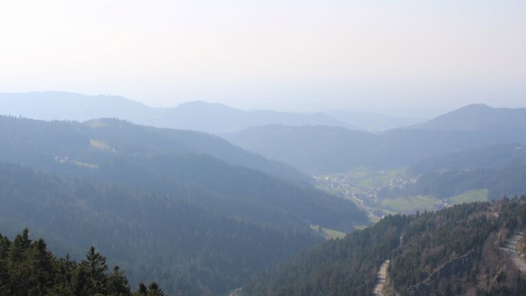 Dieses Bild zeigt eine Webcam-Aufnahme vom Achertal, aufgenommen am Mittwoch, den 18.03.2026 um 15:30 Uhr. Die Temperatur betrug 5.1°C.