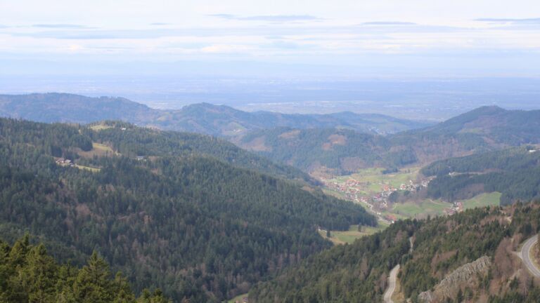 Dieses Bild zeigt eine Webcam-Aufnahme vom Achertal, aufgenommen am Freitag, den 13.03.2026 um 11:10 Uhr. Die Temperatur betrug 7.9°C.