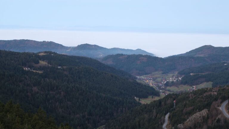 Dieses Bild zeigt eine Webcam-Aufnahme vom Achertal, aufgenommen am Sonntag, den 21.12.2025 um 07:50 Uhr. Die Temperatur betrug 6.9°C.