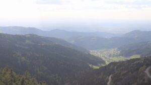 Dieses Bild zeigt eine Webcam-Aufnahme vom Achertal, aufgenommen am Sonntag, den 19.04.2026 um 17:50 Uhr. Die Temperatur betrug 7.9°C.