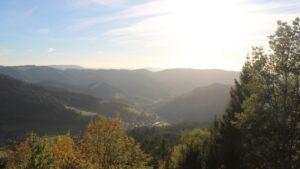 Dieses Bild zeigt eine Webcam-Aufnahme vom Achertal, aufgenommen am Donnerstag, den 29.10.2026 um 15:50 Uhr. Die Temperatur betrug 12.4°C.