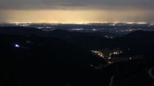 Dieses Bild zeigt eine Webcam-Aufnahme vom Achertal, aufgenommen am Samstag, den 06.12.2025 um 05:30 Uhr. Die Temperatur betrug 2.3°C.