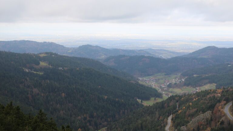 Dieses Bild zeigt eine Webcam-Aufnahme vom Achertal, aufgenommen am Dienstag, den 11.11.2025 um 09:30 Uhr. Die Temperatur betrug 5.4°C.