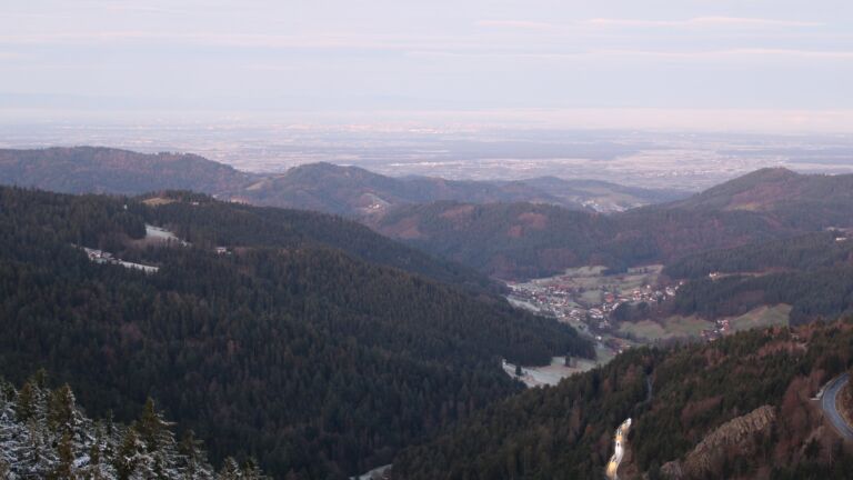 Dieses Bild zeigt eine Webcam-Aufnahme vom Achertal, aufgenommen am Dienstag, den 02.12.2025 um 07:40 Uhr. Die Temperatur betrug 1.9°C.