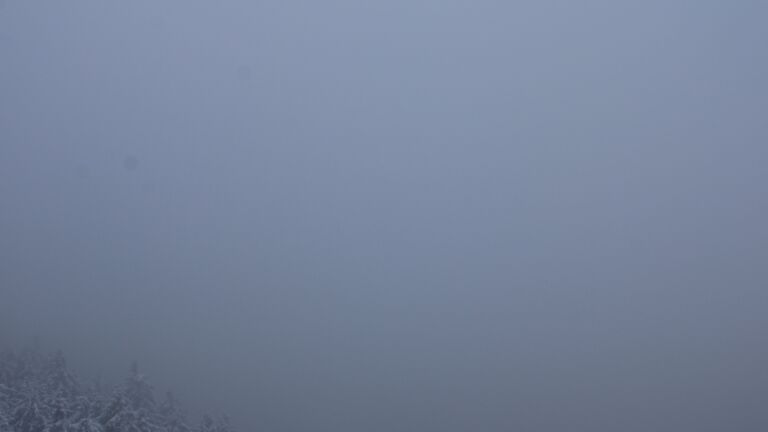 Dieses Bild zeigt eine Webcam-Aufnahme vom Achertal, aufgenommen am Mittwoch, den 26.11.2025 um 14:20 Uhr. Die Temperatur betrug -1.5°C.