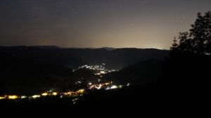 Dieses Bild zeigt eine Webcam-Aufnahme vom Achertal, aufgenommen am Sonntag, den 21.06.2026 um 03:10 Uhr. Die Temperatur betrug 23.8°C.