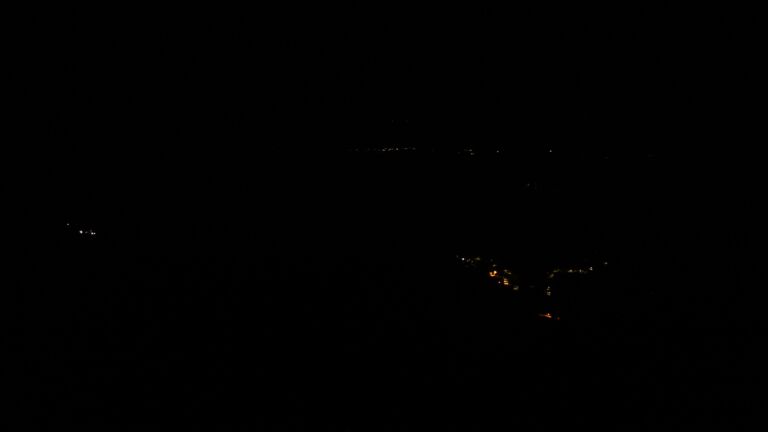 Dieses Bild zeigt eine Webcam-Aufnahme vom Achertal, aufgenommen am Dienstag, den 22.07.2025 um 04:30 Uhr. Die Temperatur betrug 10.9°C.