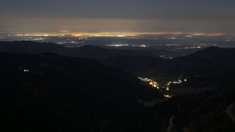 Dieses Bild zeigt eine Webcam-Aufnahme vom Achertal, aufgenommen am Sonntag, den 12.10.2025 um 06:20 Uhr. Die Temperatur betrug 5.9°C.