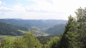 Dieses Bild zeigt eine Webcam-Aufnahme vom Achertal, aufgenommen am Montag, den 07.09.2026 um 17:20 Uhr. Die Temperatur betrug 29.4°C.