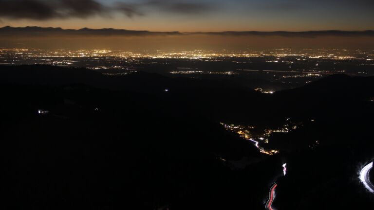 Dieses Bild zeigt eine Webcam-Aufnahme vom Achertal, aufgenommen am Freitag, den 21.11.2025 um 18:00 Uhr. Die Temperatur betrug -6.6°C.