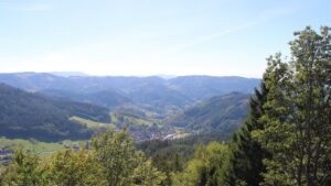 Dieses Bild zeigt eine Webcam-Aufnahme vom Achertal, aufgenommen am Freitag, den 25.09.2026 um 15:00 Uhr. Die Temperatur betrug 21.4°C.