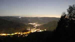 Dieses Bild zeigt eine Webcam-Aufnahme vom Achertal, aufgenommen am Donnerstag, den 29.10.2026 um 21:00 Uhr. Die Temperatur betrug 6.3°C.