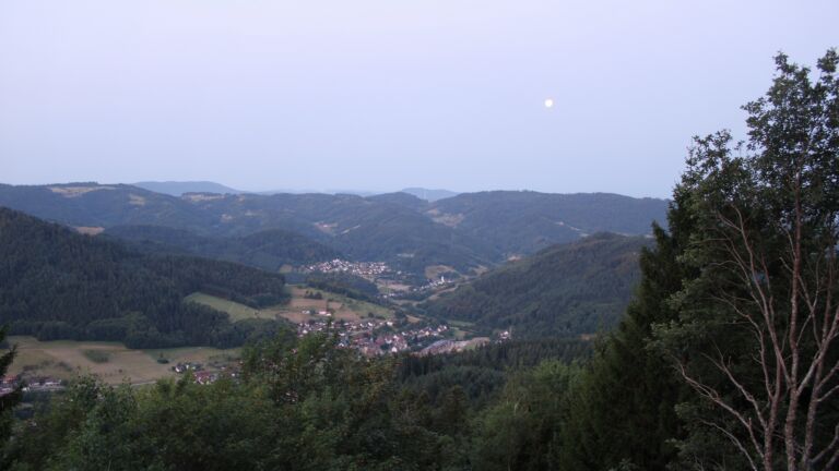 Dieses Bild zeigt eine Webcam-Aufnahme vom Achertal, aufgenommen am Donnerstag, den 30.07.2026 um 05:40 Uhr. Die Temperatur betrug 25.9°C.