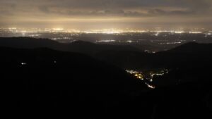 Dieses Bild zeigt eine Webcam-Aufnahme vom Achertal, aufgenommen am Montag, den 06.04.2026 um 05:20 Uhr. Die Temperatur betrug 4.2°C.