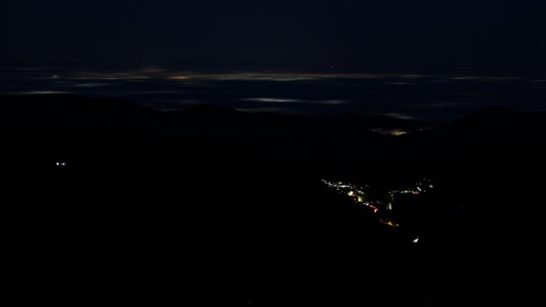 Dieses Bild zeigt eine Webcam-Aufnahme vom Achertal, aufgenommen am Mittwoch, den 25.02.2026 um 06:10 Uhr. Die Temperatur betrug 8.8°C.