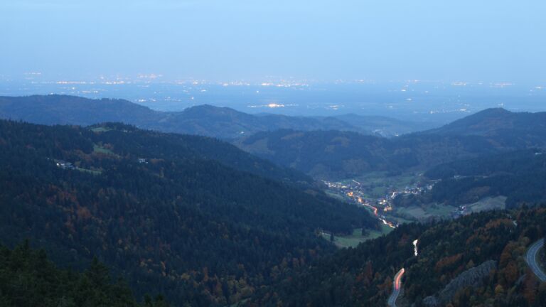 Dieses Bild zeigt eine Webcam-Aufnahme vom Achertal, aufgenommen am Montag, den 20.10.2025 um 07:30 Uhr. Die Temperatur betrug 11°C.
