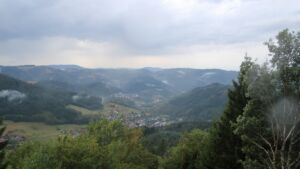 Dieses Bild zeigt eine Webcam-Aufnahme vom Achertal, aufgenommen am Freitag, den 28.08.2026 um 07:10 Uhr. Die Temperatur betrug 17.1°C.