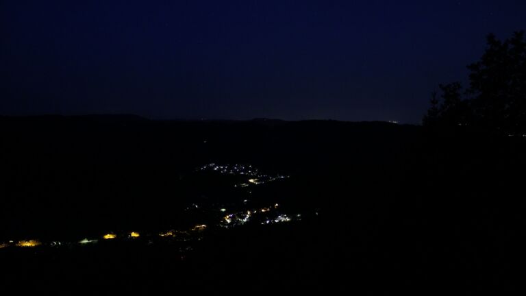 Dieses Bild zeigt eine Webcam-Aufnahme vom Achertal, aufgenommen am Samstag, den 25.07.2026 um 04:30 Uhr. Die Temperatur betrug 20.6°C.