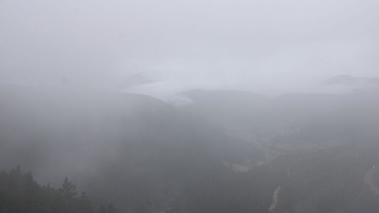 Dieses Bild zeigt eine Webcam-Aufnahme vom Achertal, aufgenommen am Freitag, den 26.09.2025 um 13:20 Uhr. Die Temperatur betrug 7.6°C.