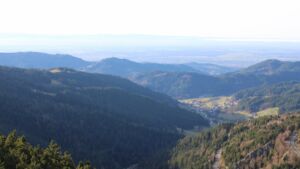 Dieses Bild zeigt eine Webcam-Aufnahme vom Achertal, aufgenommen am Dienstag, den 09.12.2025 um 14:40 Uhr. Die Temperatur betrug 10.8°C.