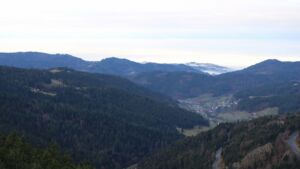 Dieses Bild zeigt eine Webcam-Aufnahme vom Achertal, aufgenommen am Mittwoch, den 17.12.2025 um 10:10 Uhr. Die Temperatur betrug 6.3°C.