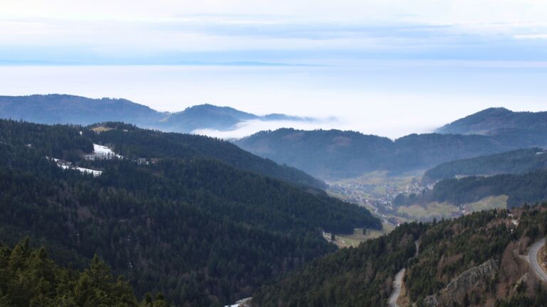 Dieses Bild zeigt eine Webcam-Aufnahme vom Achertal, aufgenommen am Freitag, den 23.01.2026 um 14:40 Uhr. Die Temperatur betrug 7.2°C.