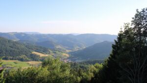 Dieses Bild zeigt eine Webcam-Aufnahme vom Achertal, aufgenommen am Mittwoch, den 24.06.2026 um 19:50 Uhr. Die Temperatur betrug 33.1°C.