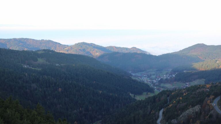 Dieses Bild zeigt eine Webcam-Aufnahme vom Achertal, aufgenommen am Freitag, den 07.11.2025 um 08:10 Uhr. Die Temperatur betrug 8.4°C.