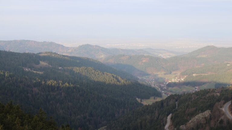 Dieses Bild zeigt eine Webcam-Aufnahme vom Achertal, aufgenommen am Samstag, den 28.02.2026 um 08:10 Uhr. Die Temperatur betrug 5.6°C.