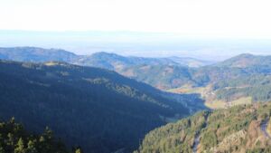 Dieses Bild zeigt eine Webcam-Aufnahme vom Achertal, aufgenommen am Dienstag, den 09.12.2025 um 10:50 Uhr. Die Temperatur betrug 10.6°C.